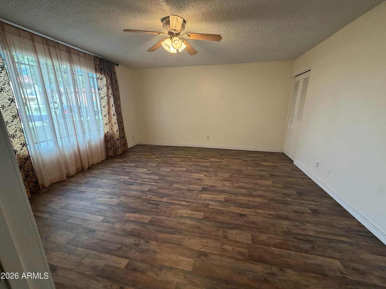1657 W Hazelwood St - Photo 6 of 13