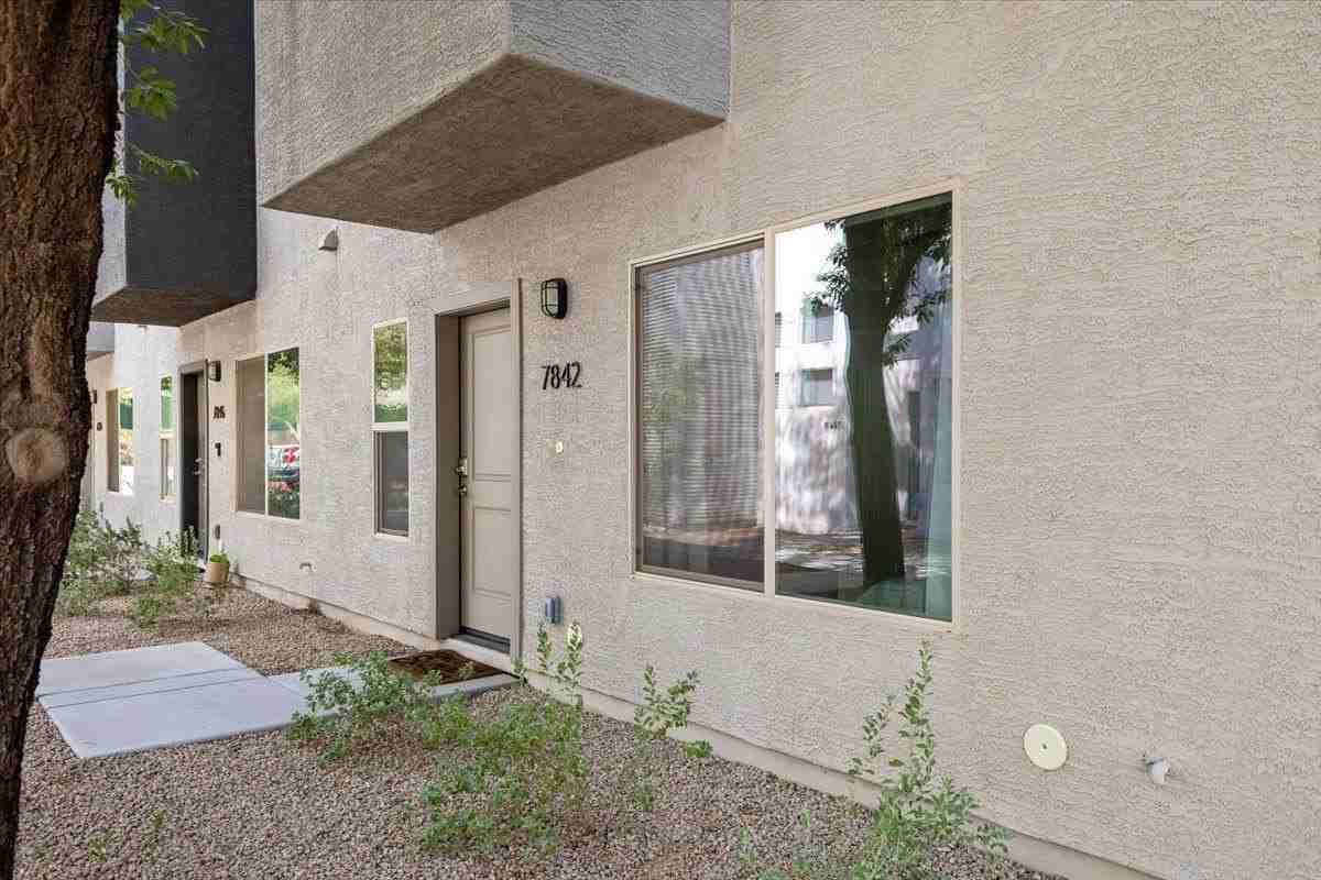 7842 N 20th Gln - Photo 4 of 36