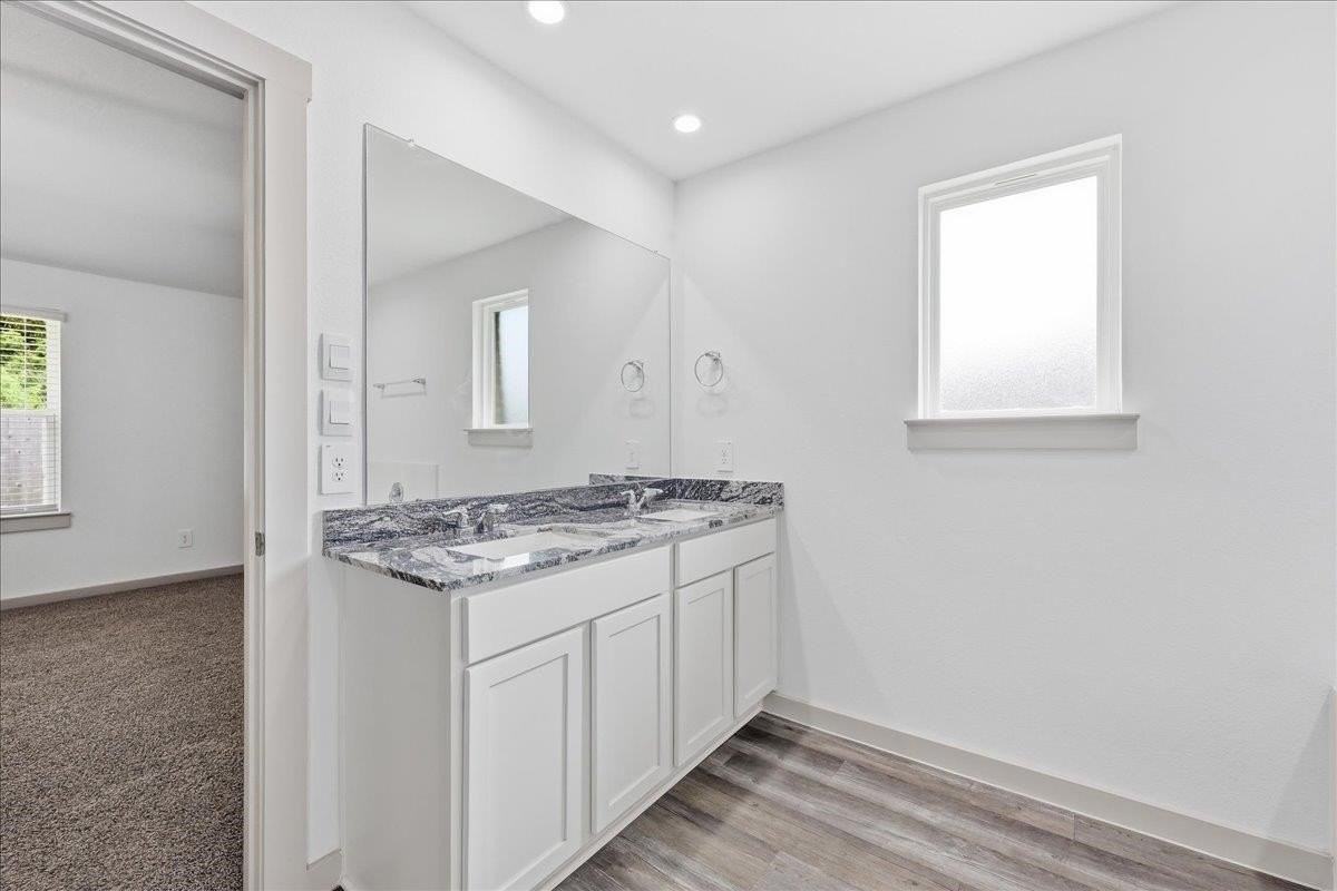 7785 Windcastle Dr - Photo 4 of 15