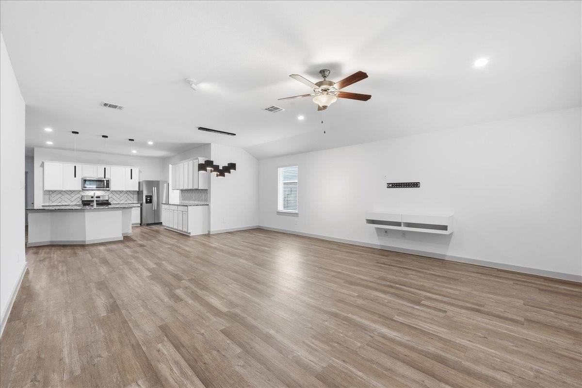 7785 Windcastle Dr - Photo 6 of 15