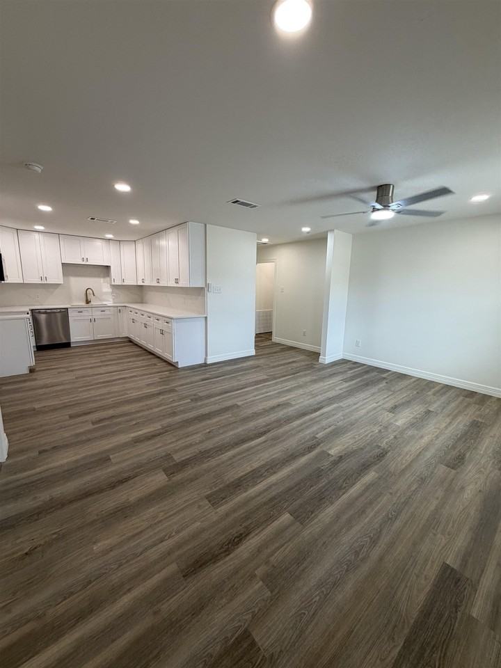 3186 Merriman St - Photo 2 of 11