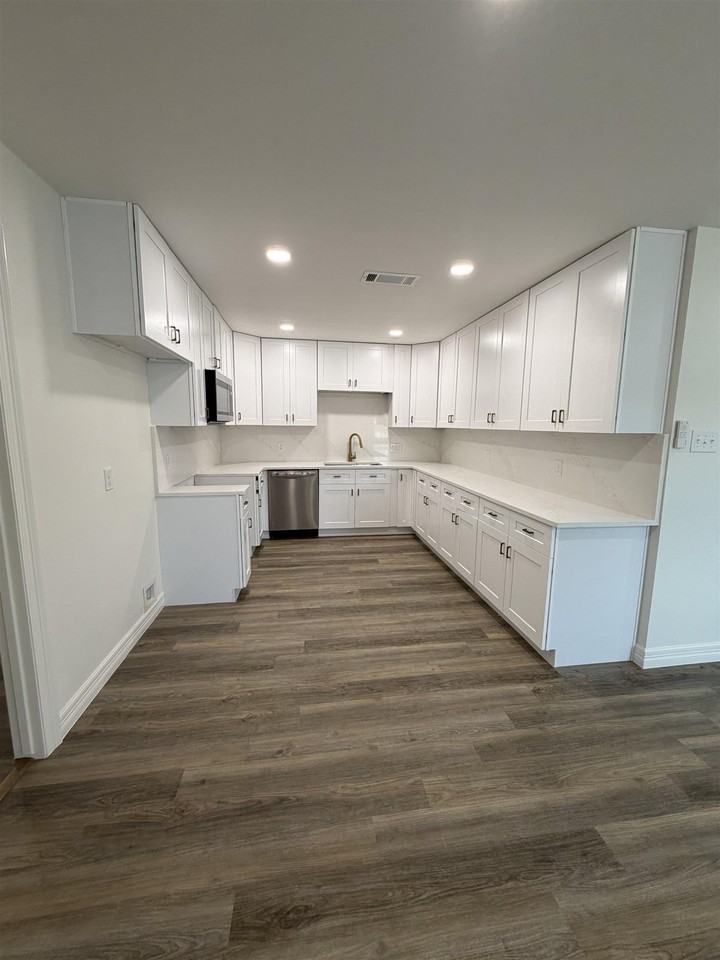 3186 Merriman St - Photo 4 of 11