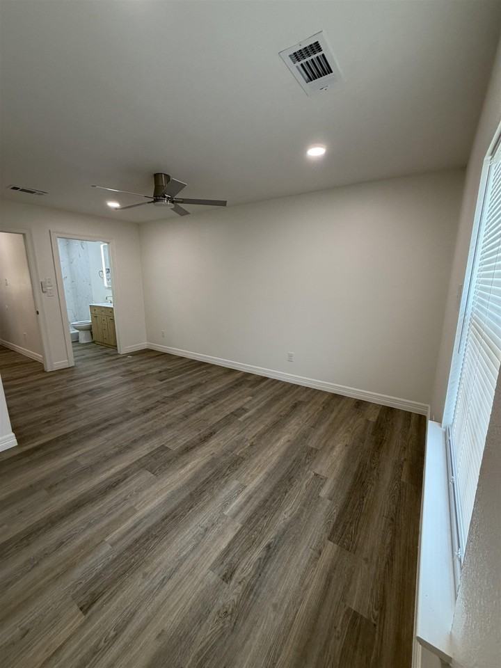 3186 Merriman St - Photo 5 of 11