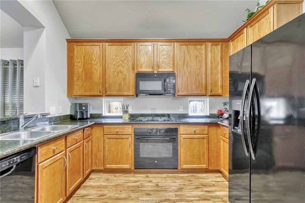 3806 Snowdance Ct - Photo 5 of 21