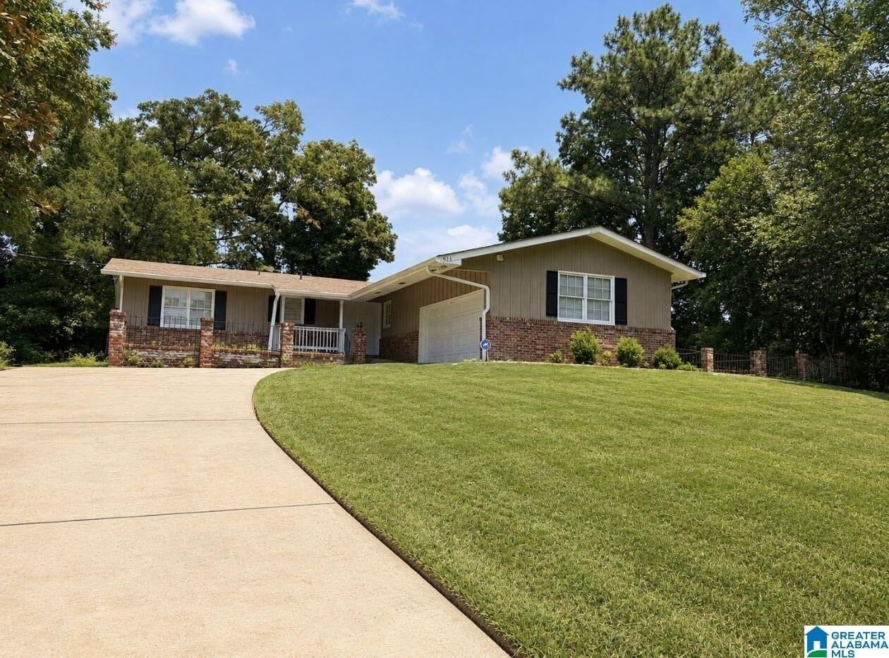933 Garrett Dr