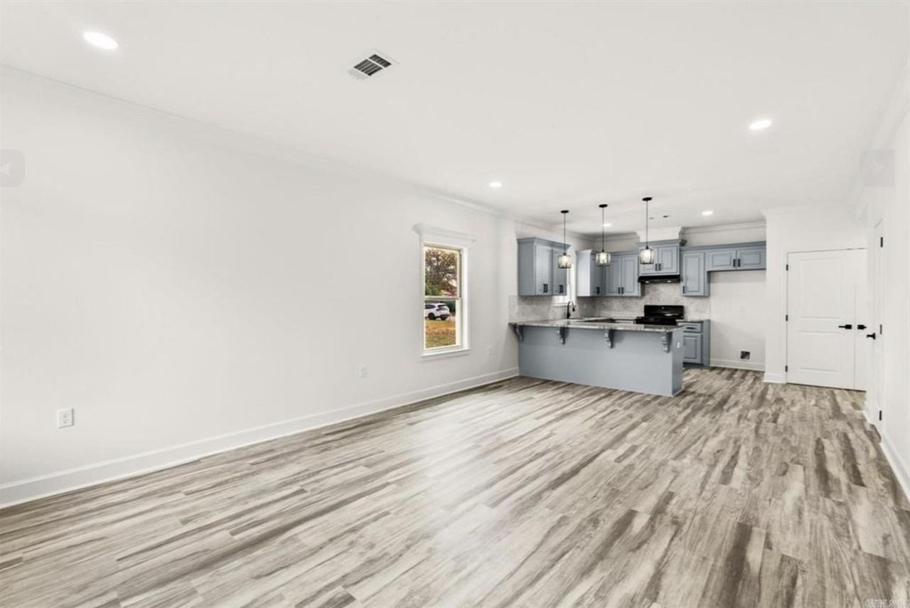 1705 N 2nd - Photo 4 of 13