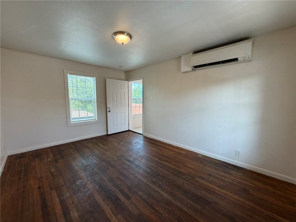 113 Blevins St - Photo 3 of 19