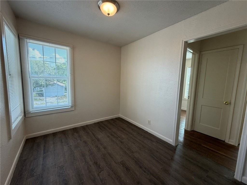 113 Blevins St - Photo 4 of 19
