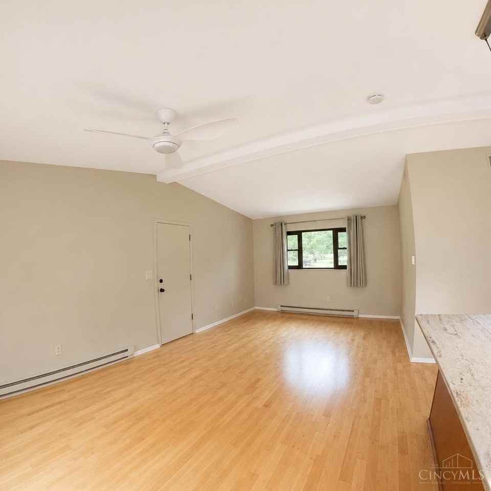 201 Oakhill Dr - Photo 5 of 21