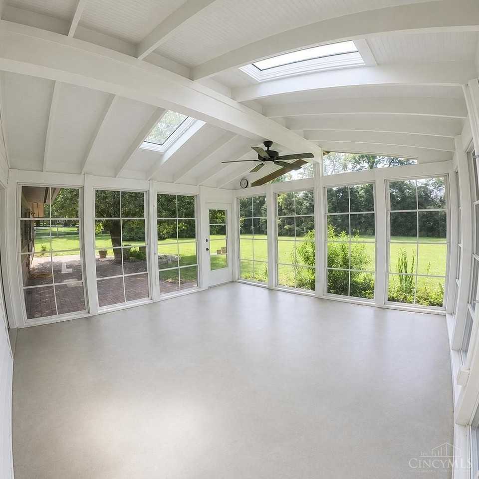 201 Oakhill Dr - Photo 7 of 21