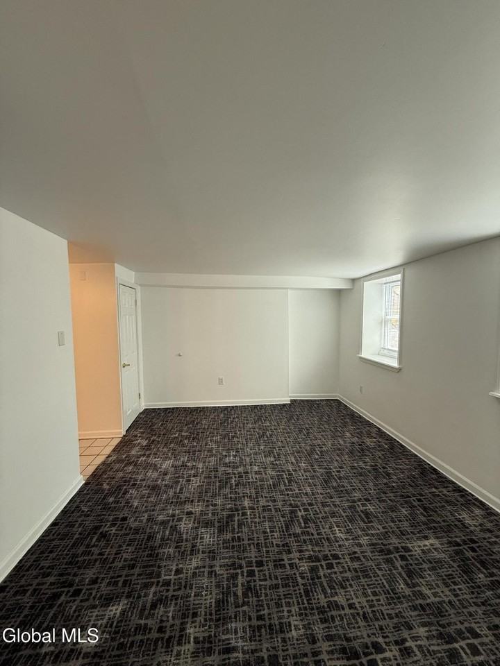 31 Elm St - Photo 6 of 15