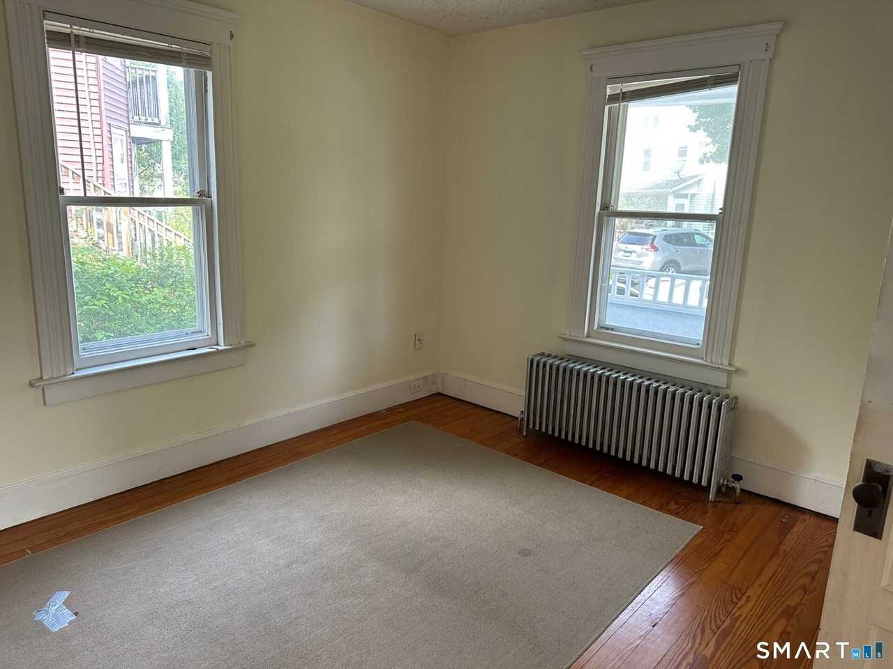 24 Donahue Pl - Photo 6 of 9