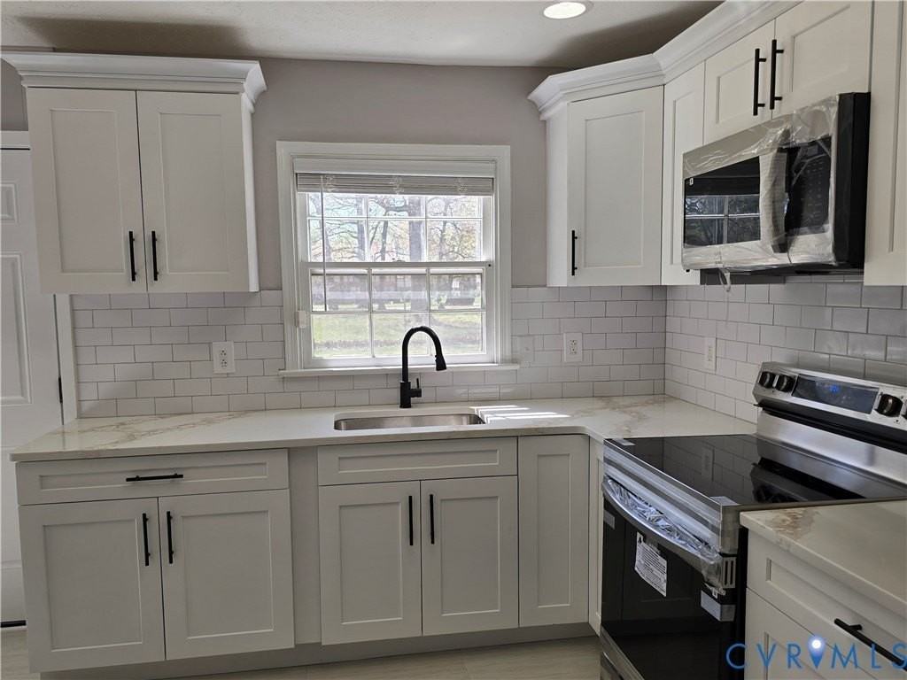 419 Airycrest Dr - Photo 2 of 37