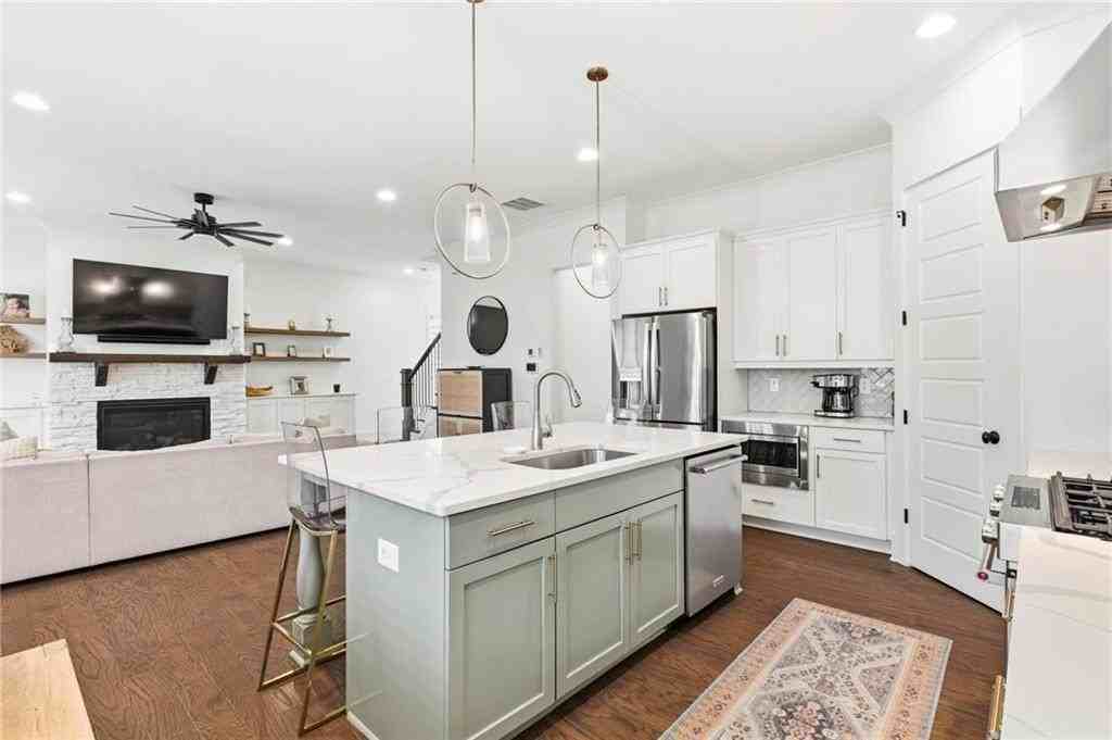1934 Westside Blvd - Photo 6 of 37