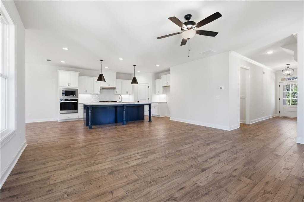 120 Poplar St - Photo 7 of 32