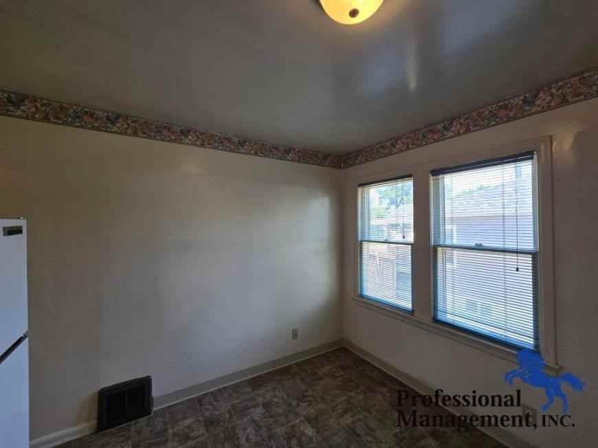 1034 N 24th St - Photo 3 of 9