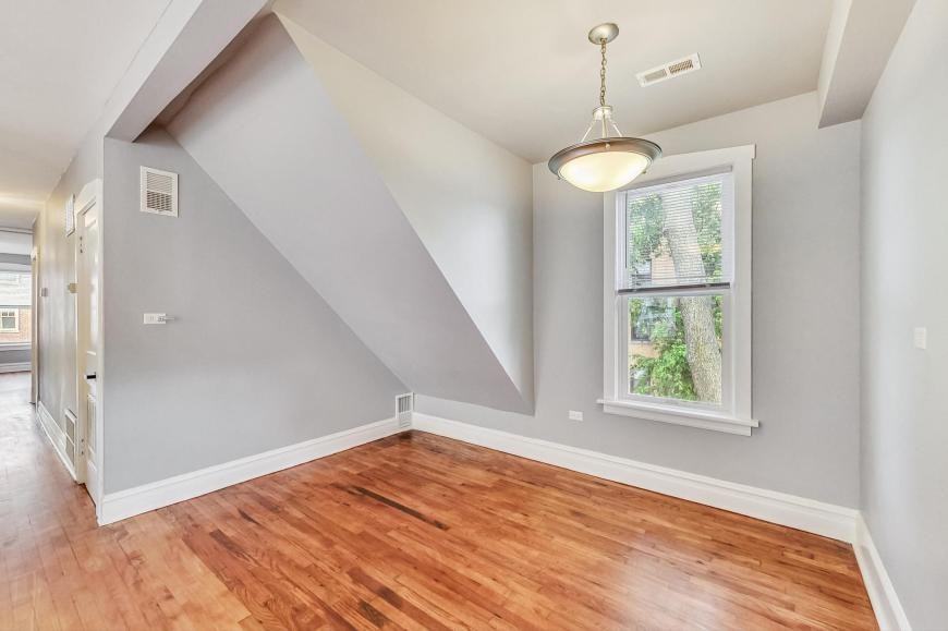 4057 N Whipple St - Photo 5 of 10