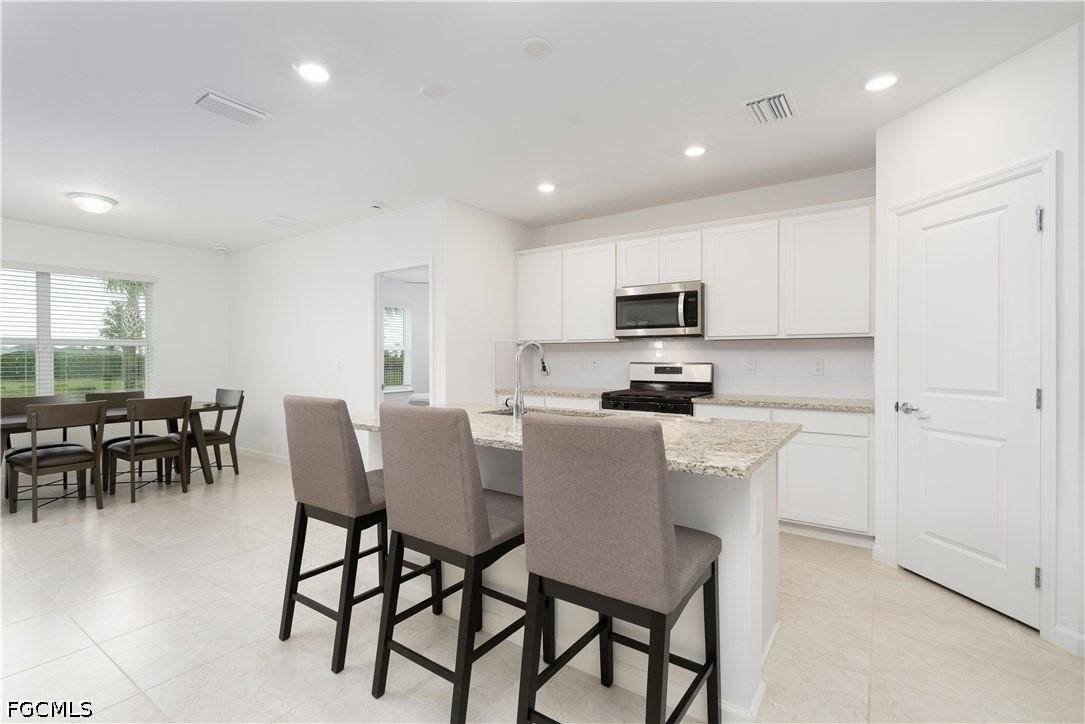 42428 Cascade Dr - Photo 4 of 47