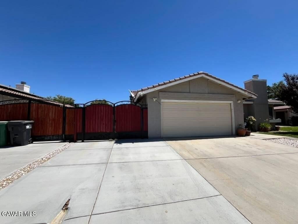 43770 Santa Rosa Cir - Photo 2 of 24