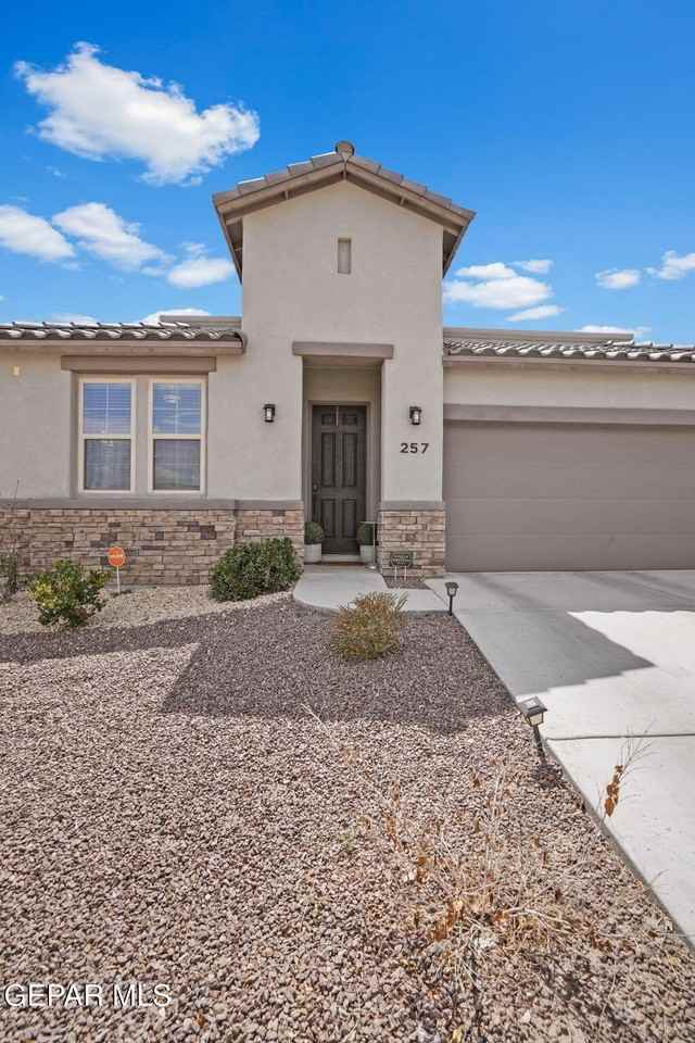 257 Staffs Way - Photo 5 of 40