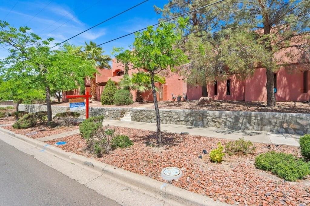 730 N Resler Dr #B - Photo 2 of 50