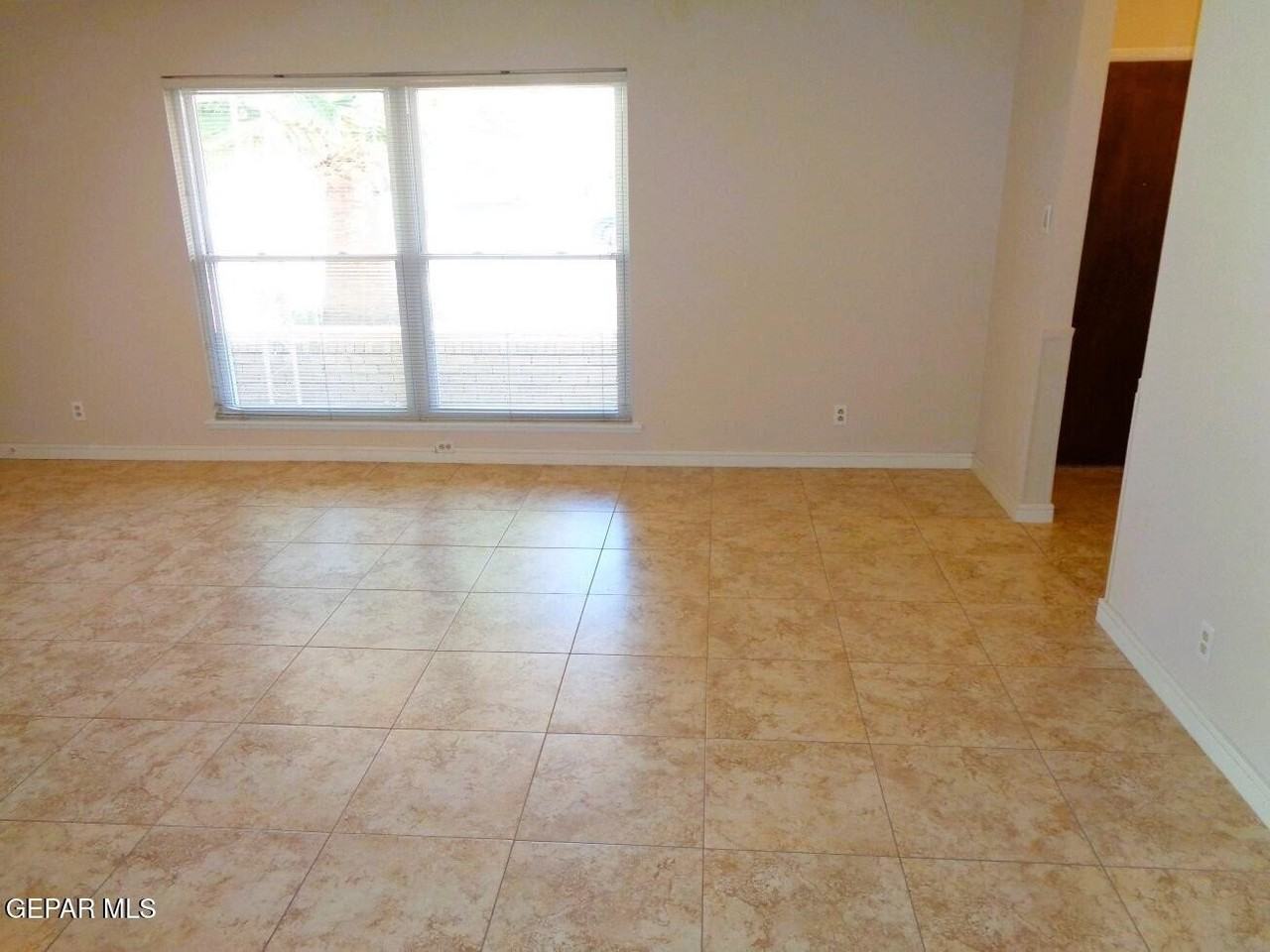 621 Westview Ave - Photo 3 of 25