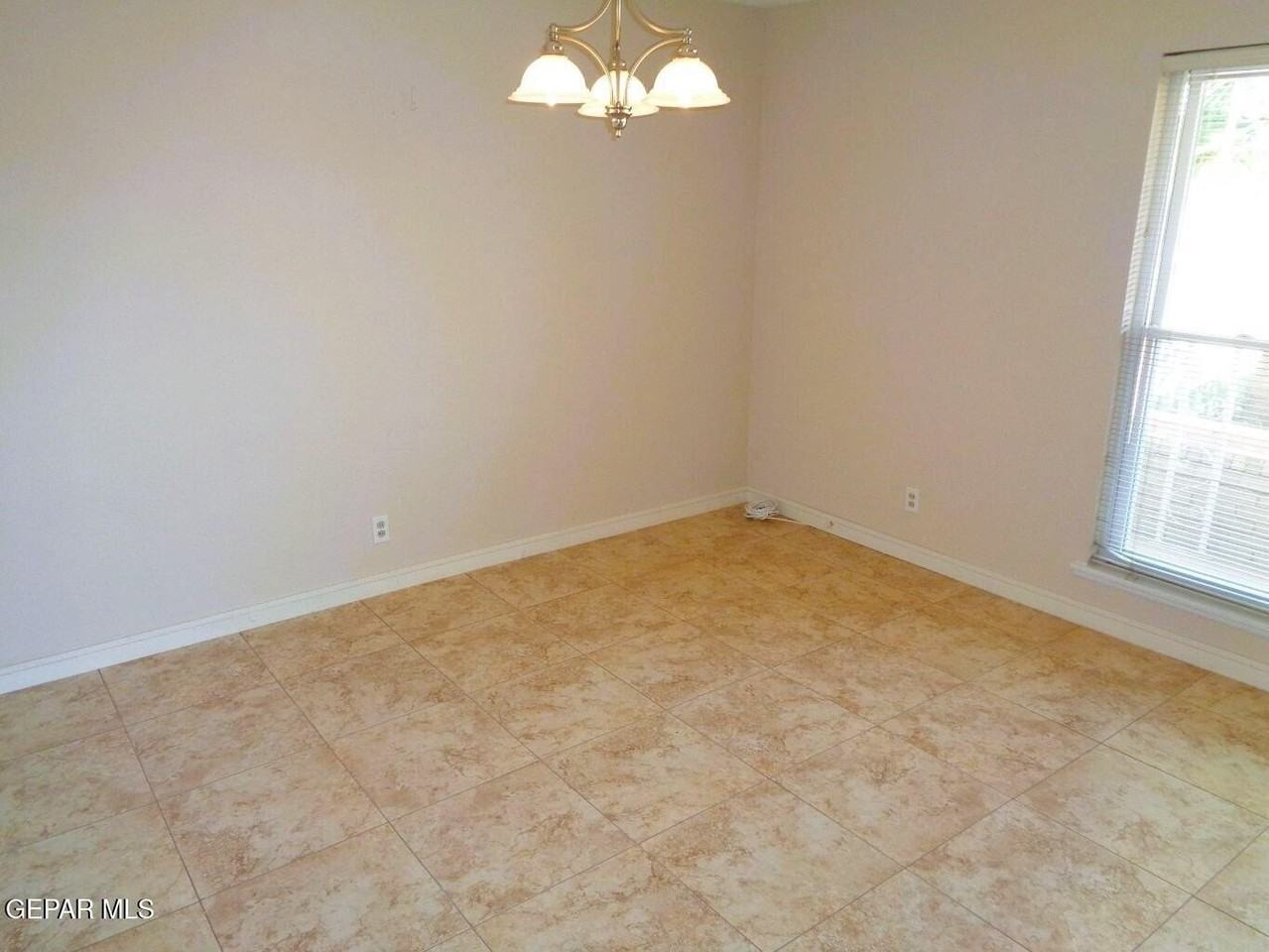 621 Westview Ave - Photo 6 of 25
