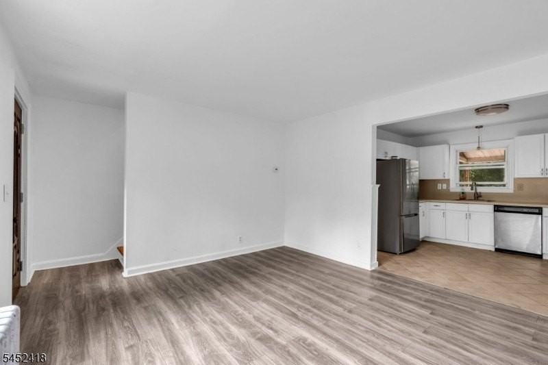 106 Mountain Ave - Photo 4 of 44