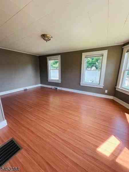 27 Hibernia Ave #27 - Photo 4 of 19