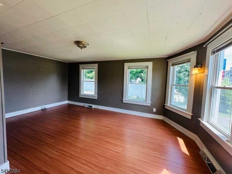 27 Hibernia Ave #27 - Photo 5 of 19