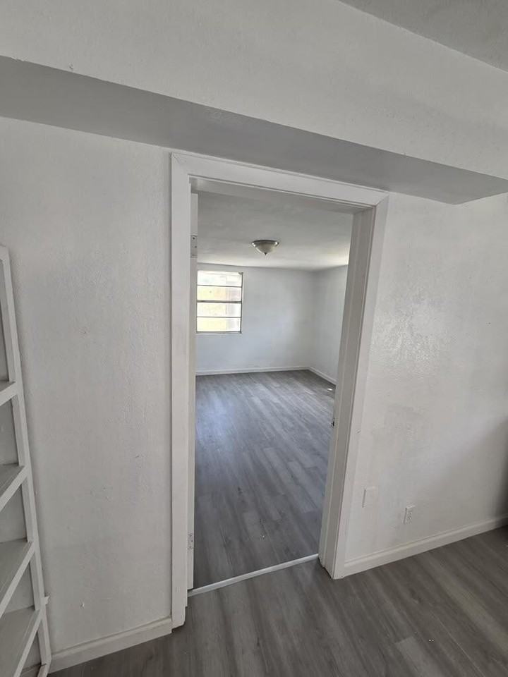 1657 Harvard Ave #B - Photo 4 of 8