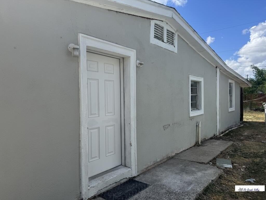 1657 Harvard Ave #B - Photo 6 of 8