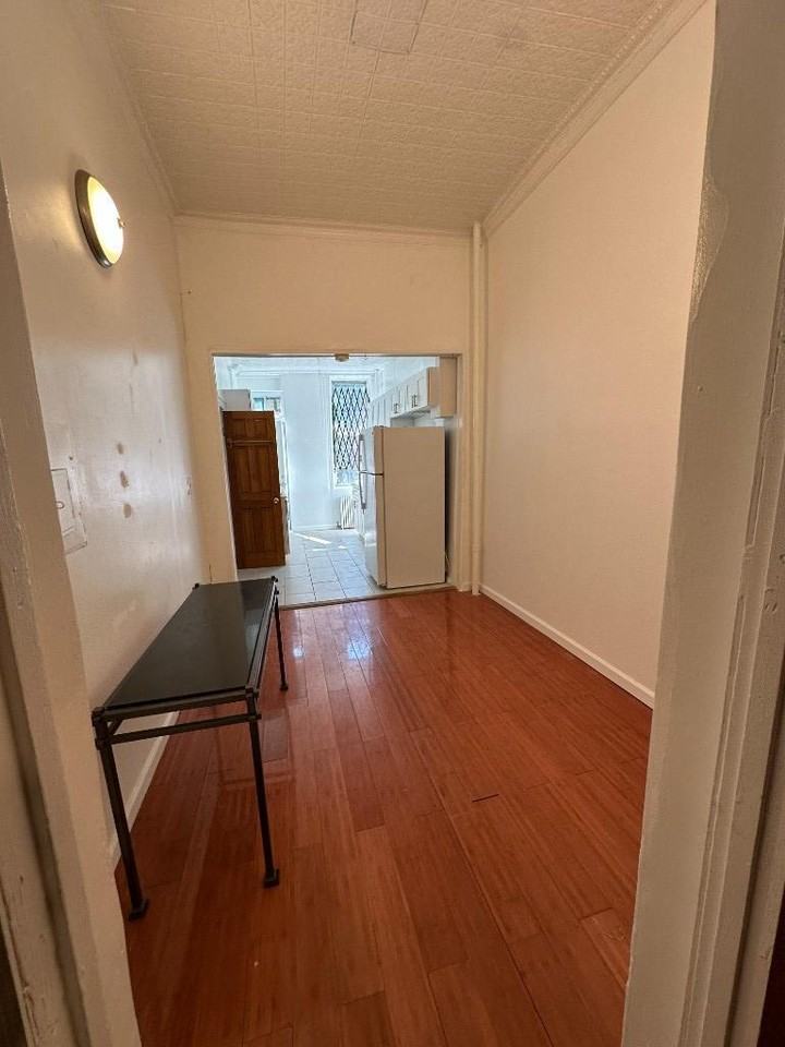 223 Van Brunt St - Photo 3 of 10