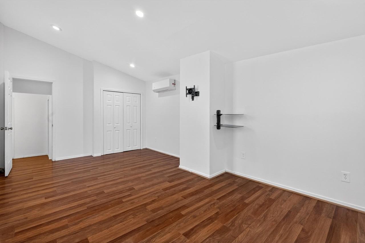 104 Mcadoo Ave - Photo 5 of 27