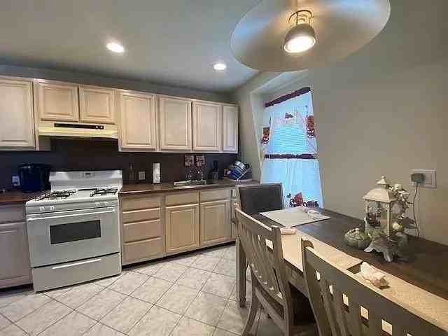 17 E 50th St #2 - Photo 4 of 9