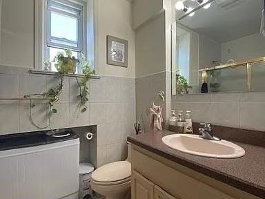 17 E 50th St #2 - Photo 6 of 9