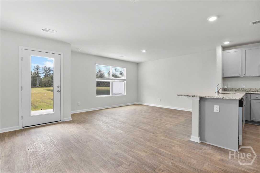 210 Coneflower Rd - Photo 3 of 29