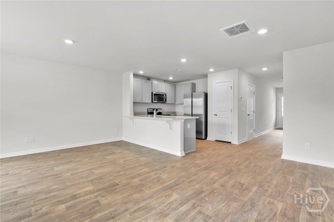 210 Coneflower Rd - Photo 4 of 29