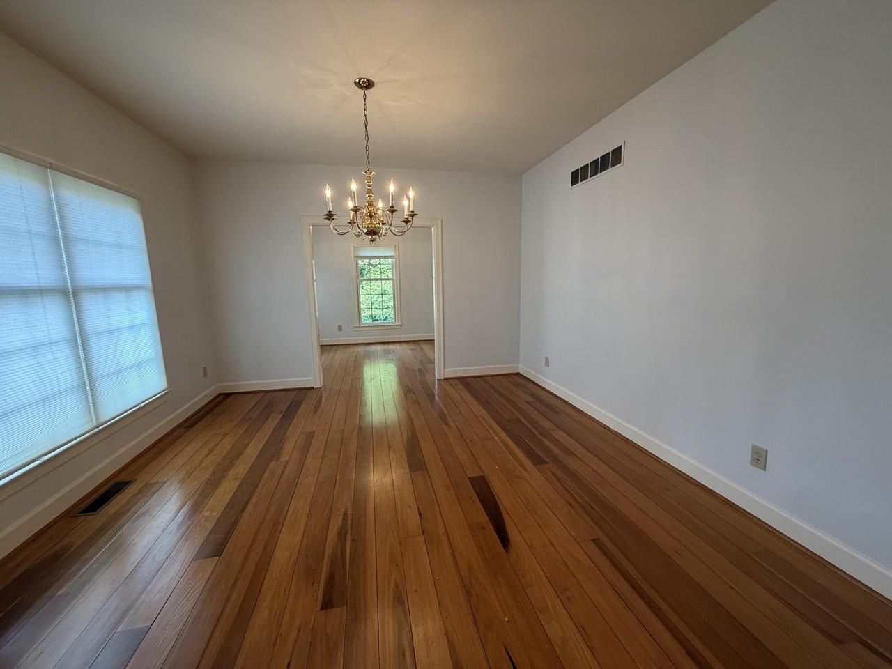 1112 Pepperhill Cir - Photo 5 of 36