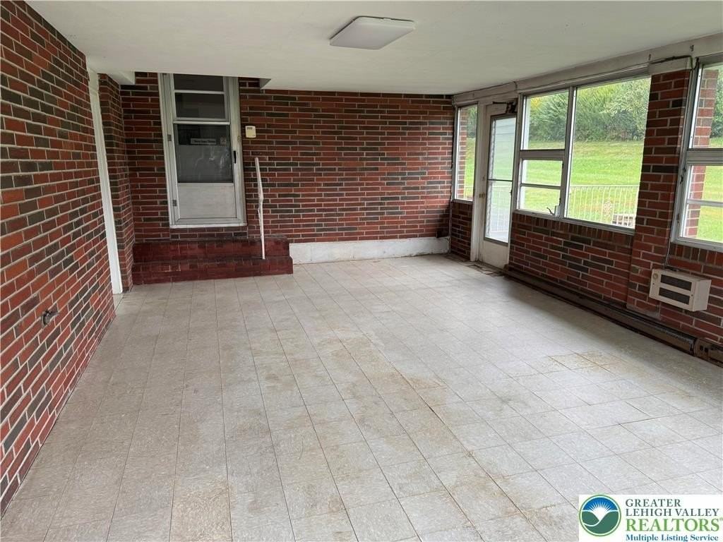1035 Ridge Ave - Photo 7 of 50