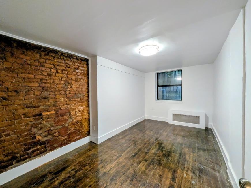 339 W 19th St - Photo 7 of 10