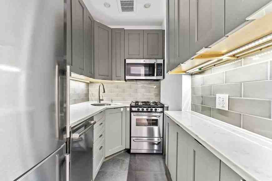 195 Prospect Park W - Photo 4 of 5