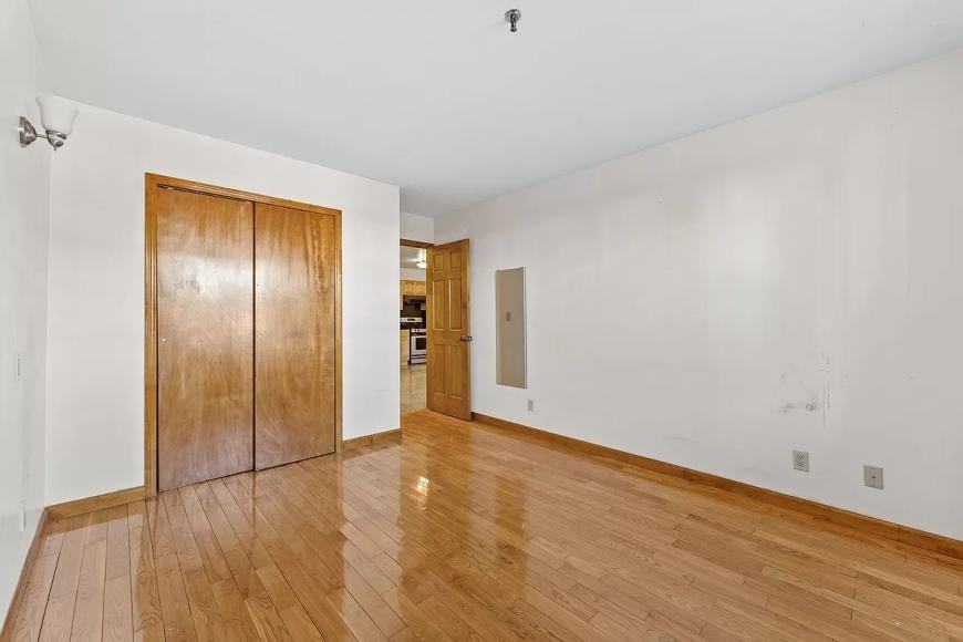 245 Harman St - Photo 2 of 6