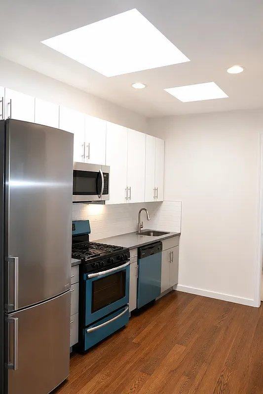 1108 Rogers Ave - Photo 5 of 6
