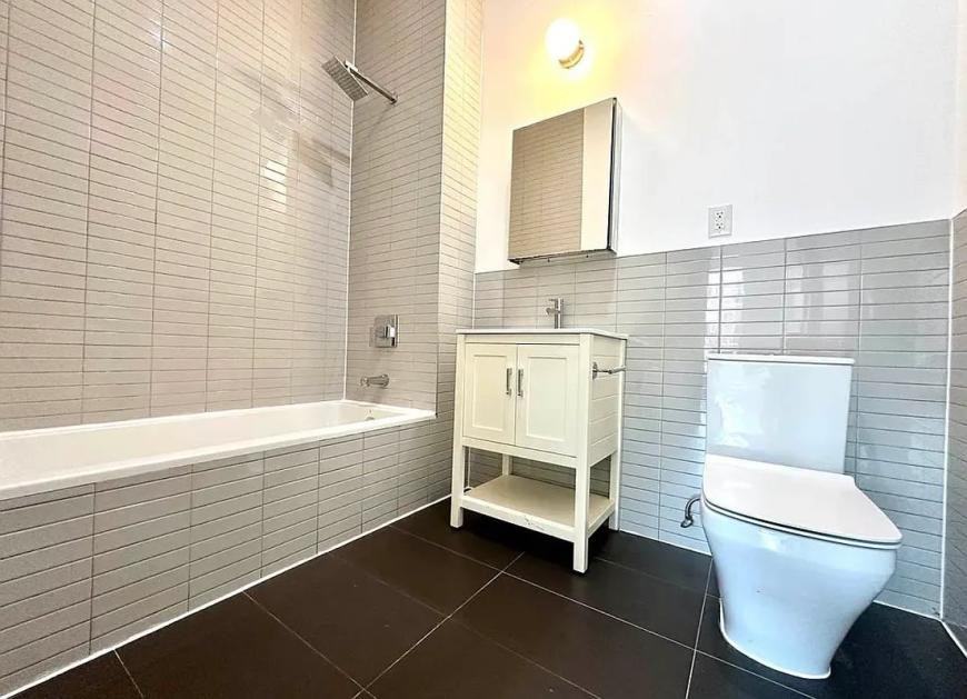 66 Linden St - Photo 6 of 8