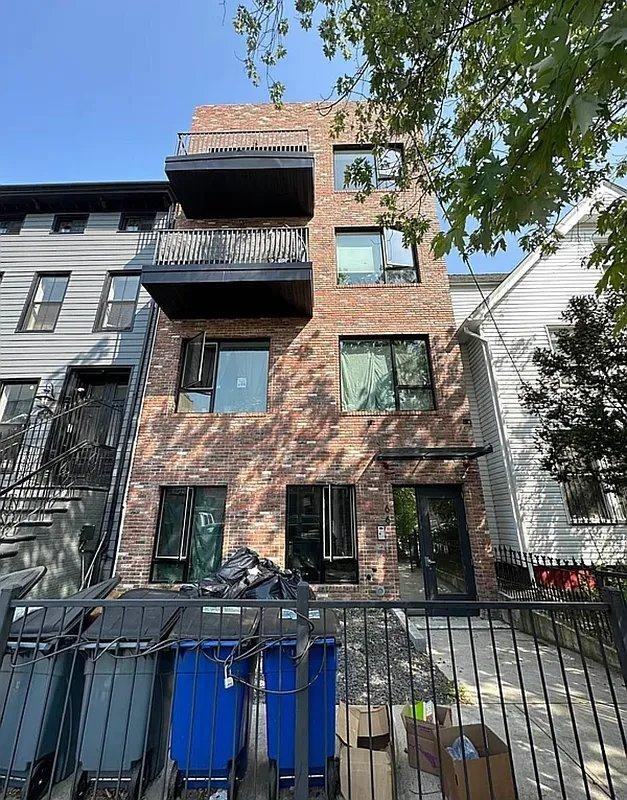 66 Linden St - Photo 7 of 8