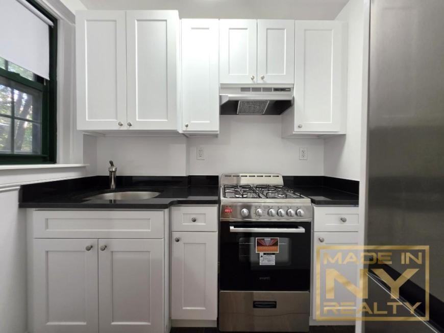 5101 39th Ave - Photo 2 of 6