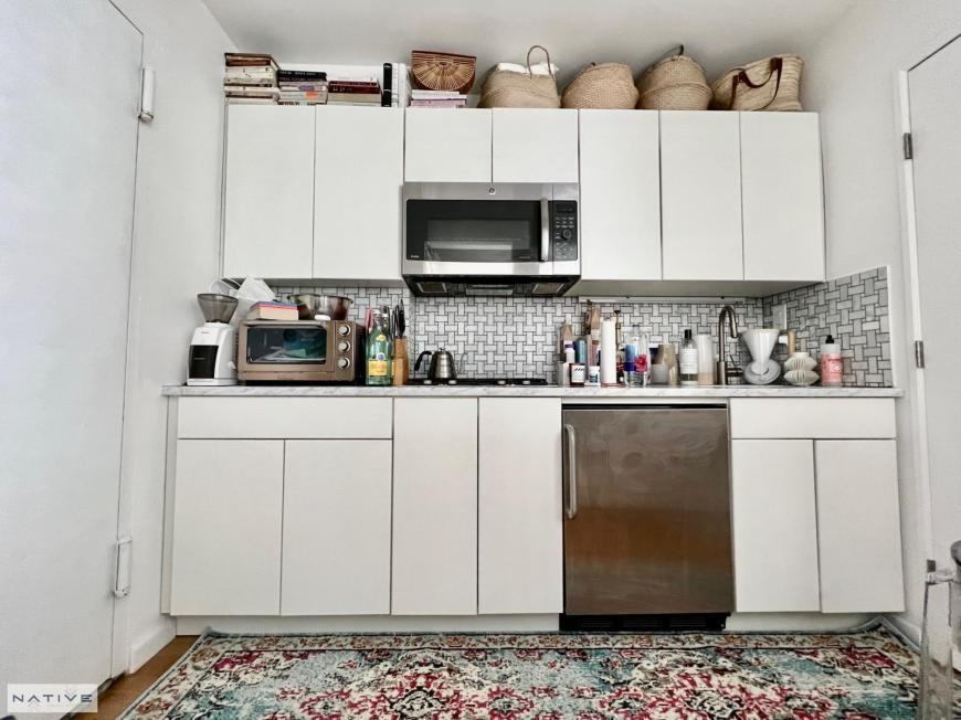 168 India St - Photo 2 of 4