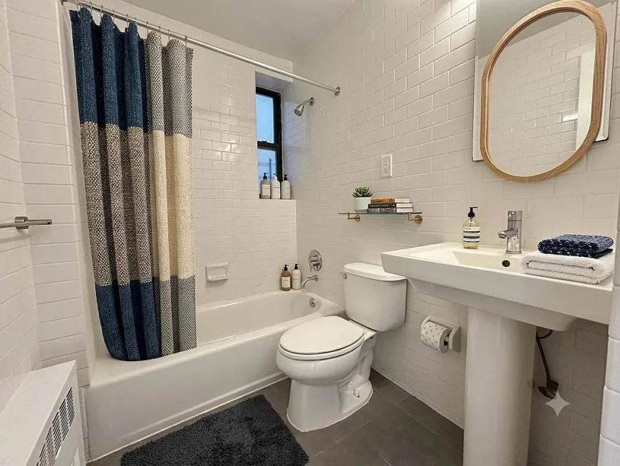 1411 Amsterdam Ave - Photo 4 of 9