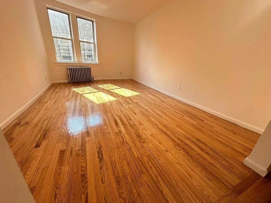 2387 Morris Ave - Photo 2 of 5